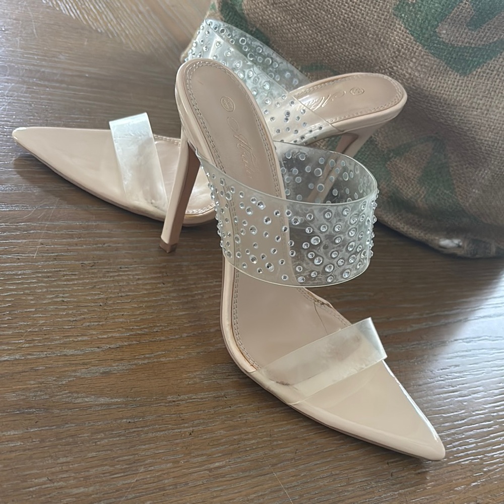 Mata Shoes Cream Kitten Heel Heels